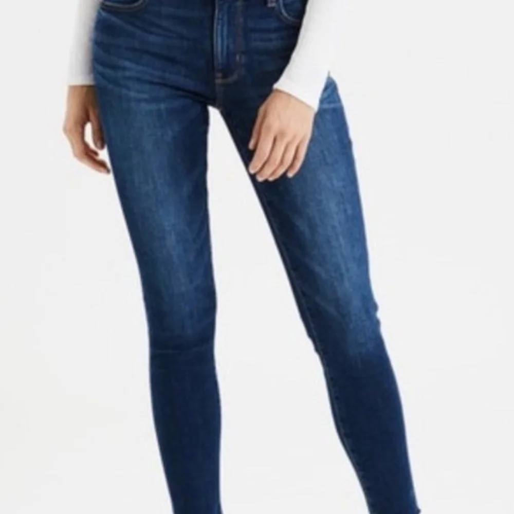 American Eagle Raw Hem Curvy Super Hi-Rise Jegging Next Level Stretch Size 2 EUC